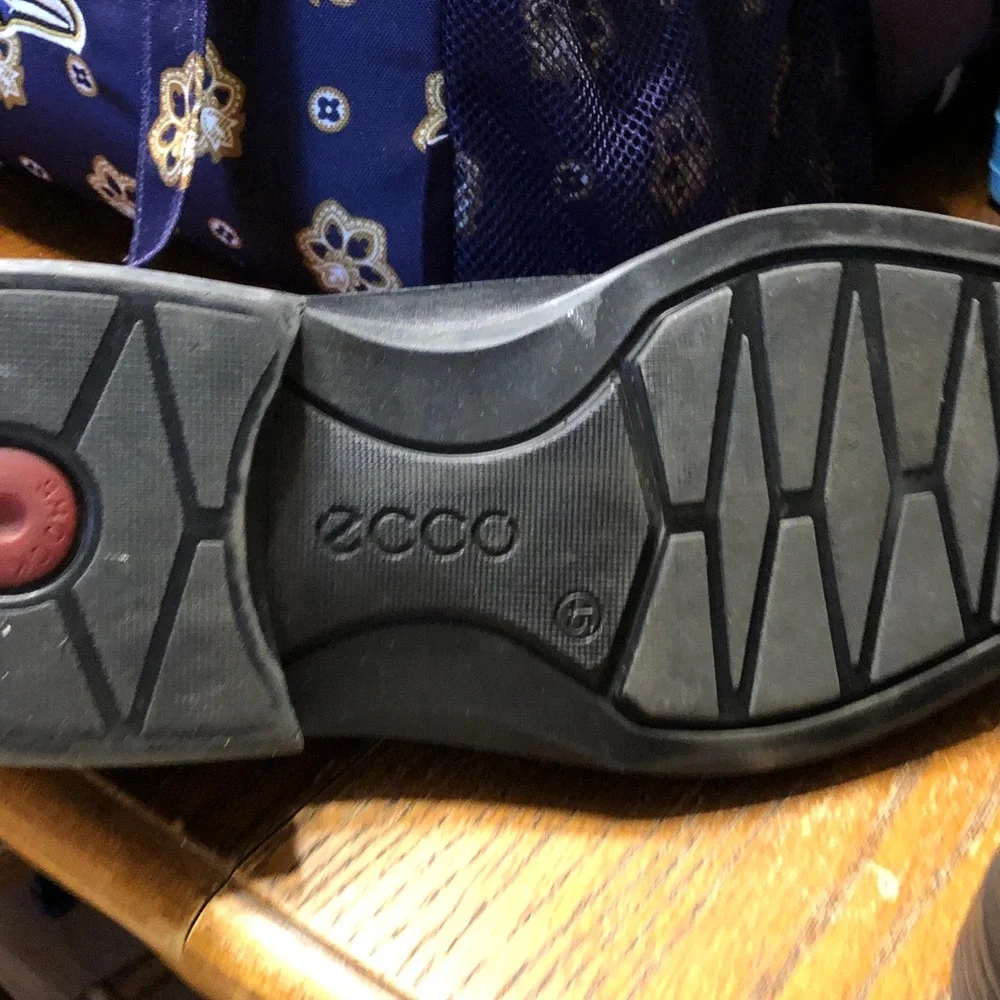 Ecco Black Leather Slip-On Loafers